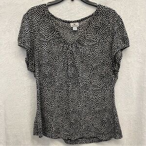 Worthington Black and White Leaf Print Top
